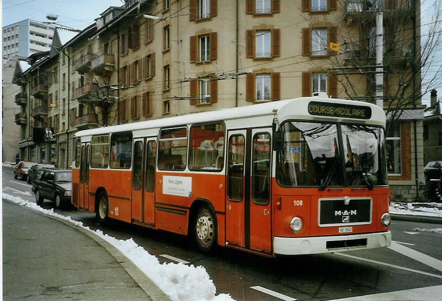 (083'702) - TL Lausanne - Nr. 108/VD 1547 - MAN (ex Nr. 368) am 6. Mrz 2006 in Lausanne, Dpt Borde