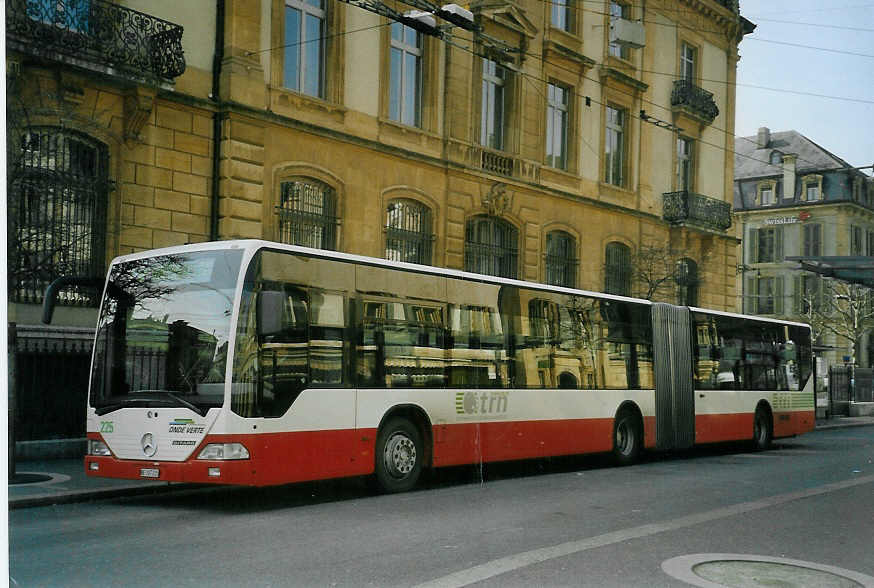 (083'910) - VR La Chaux-de-Fonds - Nr. 225/NE 107'225 - Mercedes am 19. Mrz 2006 in Neuchtel, Place Pury