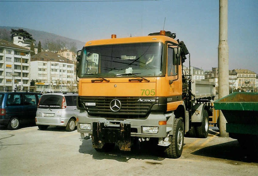 (083'920) - Aus dem Archiv: TN Neuchtel - Nr. 705/NE 31'020 - Mercedes am 19. Mrz 2006 in Neuchtel, Dpt