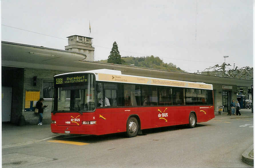 (084'604) - AAGK Koppigen - Nr. 5/BE 122'014 - Volvo/Hess am 1. Mai 2006 beim Bahnhof Burgdorf