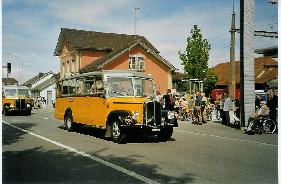 (085'005) - Museum fr Kommunikation, Bern - BE 384'448 - Berna/Hess (ex P 22'026; ex P 1655) am 13. Mai 2006 beim Bahnhof Aarberg