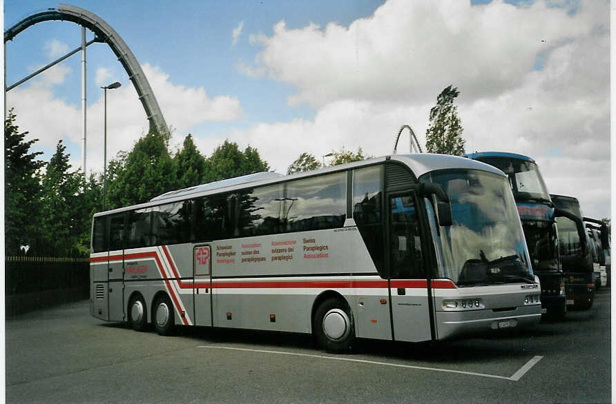 (085'214) - Aus der Schweiz: Hfliger, Sursee - LU 140'923 - Neoplan am 19. Mai 2006 in Rust, Europapark