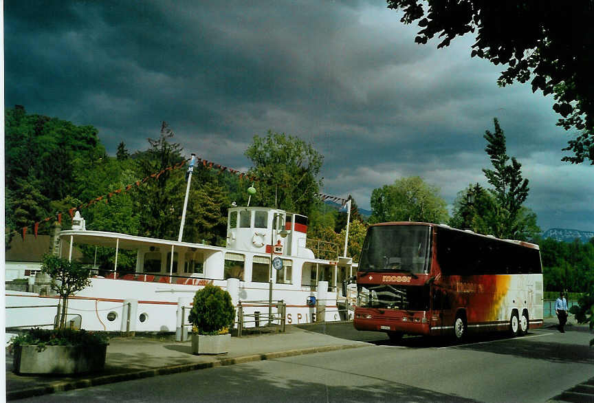 (085'409) - Moser, Flaach - Nr. 11/ZH 128'862 - Drgmller am 20. Mai 2006 bei der Schifflndte Thun