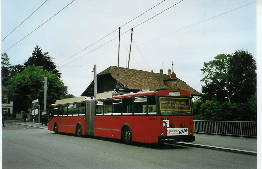 (085'735) - Bernmobil, Bern - Nr. 61 - FBW/Hess Gelenktrolleybus am 28. Mai 2006 in Bern, Zentrum Paul Klee