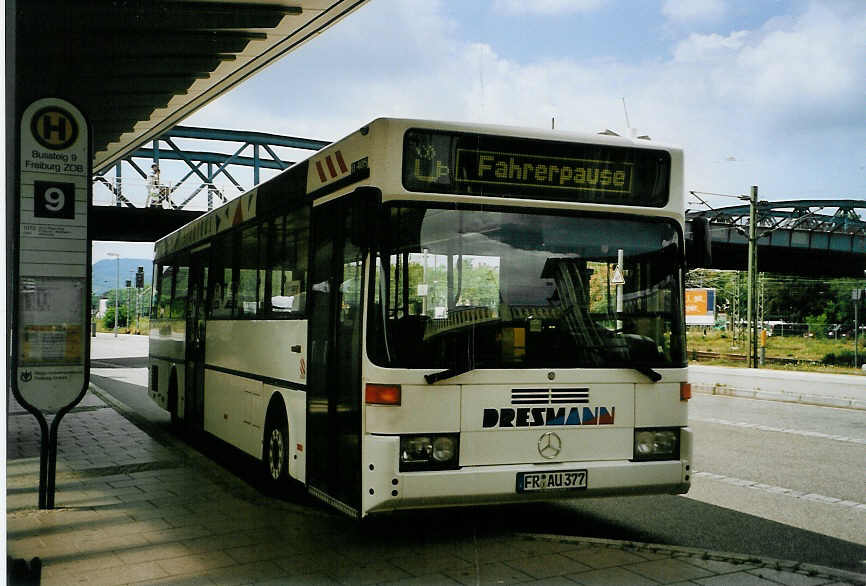 (087'136) - Dresmann, Freiburg - FR-AU 377 - Mercedes am 8. Juli 2006 beim Bahnhof Freiburg