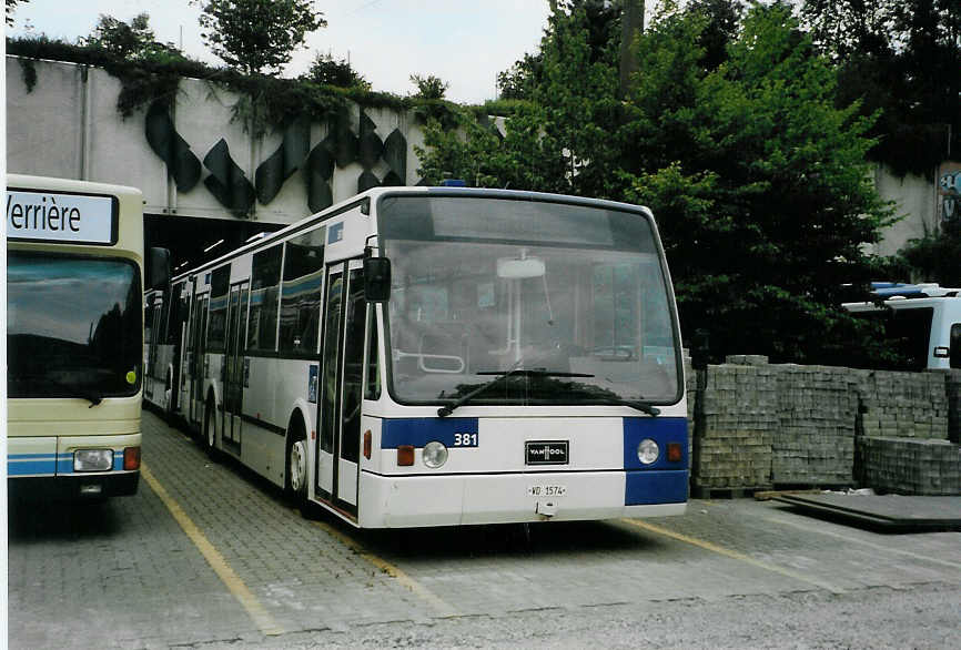 (087'716) - TL Lausanne - Nr. 381/VD 1574 - Van Hool am 26. Juli 2006 in Lausanne, Dpt Borde