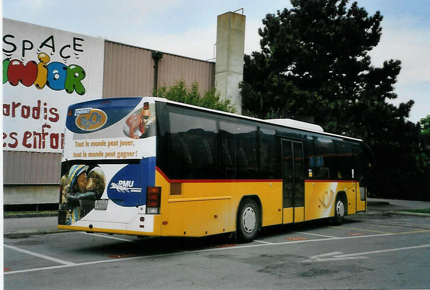 (087'901) - MOB Montreux - VS 89'443 - Volvo am 26. Juli 2006 beim Bahnhof Aigle