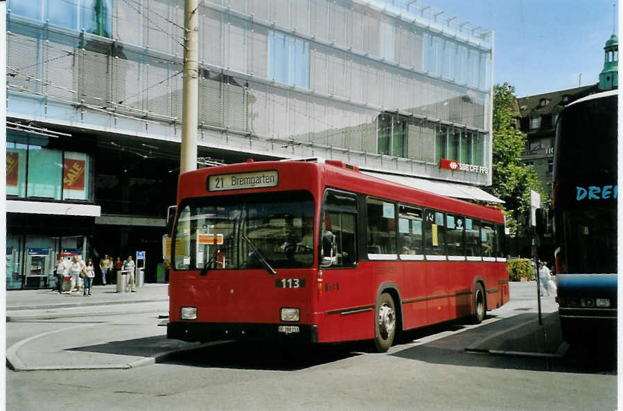 (088'225) - Bernmobil, Bern - Nr. 113/BE 388'113 - Volvo/R&J am 29. Juli 2006 beim Bahnhof Bern