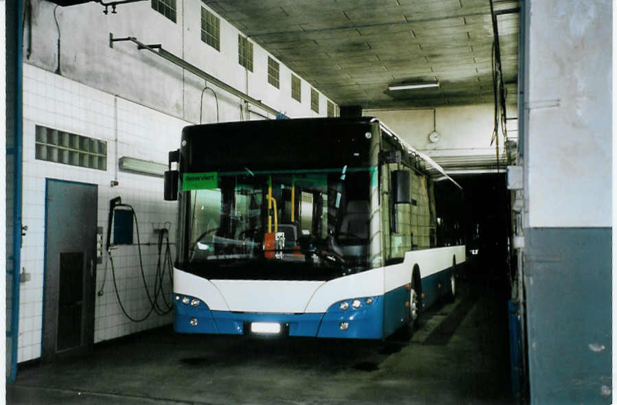 (088'409) - AFA Adelboden - Nr. 54/BE 611'056 - Neoplan (ex VBZ Zrich Nr. 243) am 1. August 2006 im Autobahnhof Adelboden