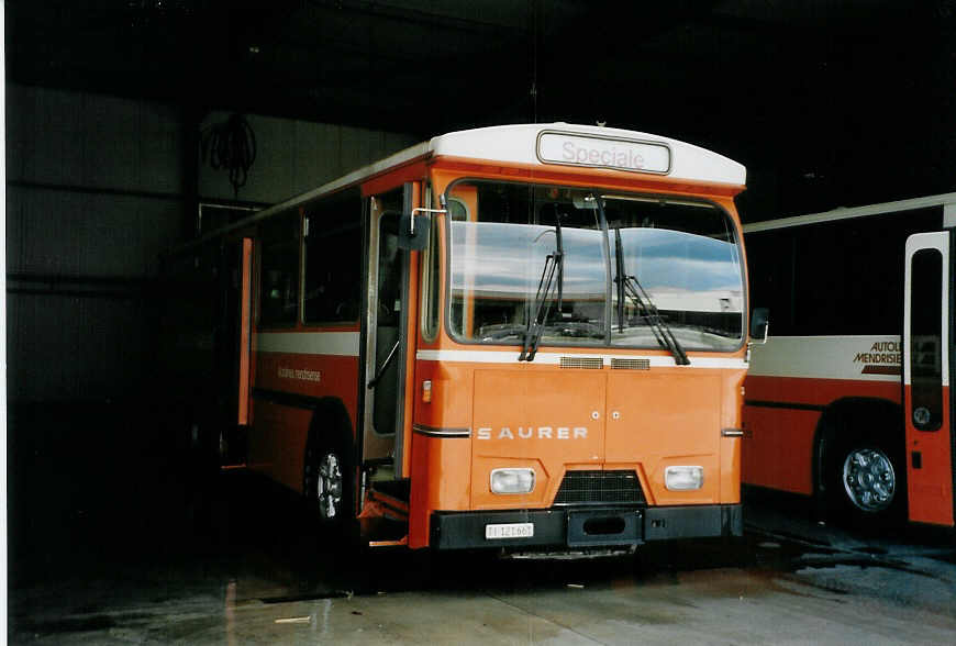 (088'519) - AMSA Chiasso - Nr. 11/TI 121'661 - Saurer/Hess am 2. August 2006 in Balerna, Garage