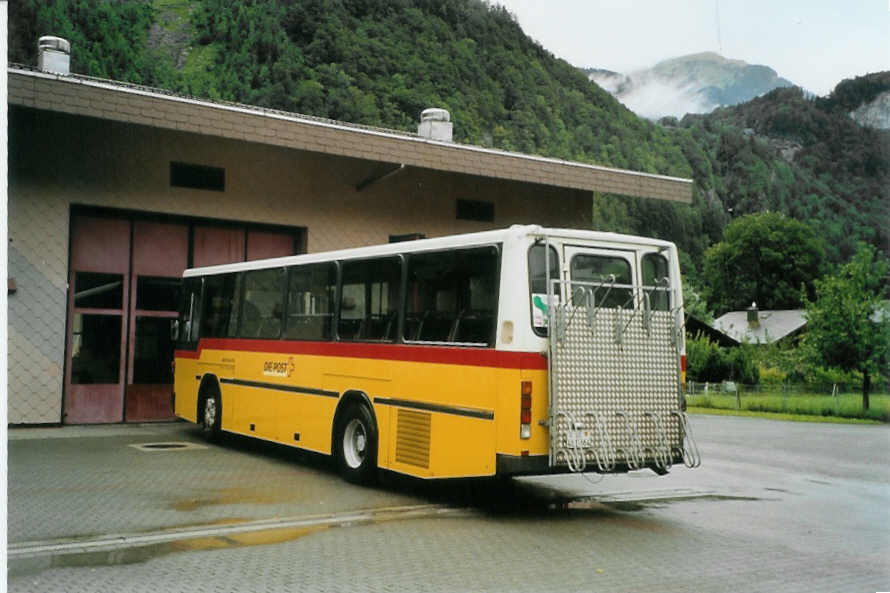 (088'813) - AVG Meiringen - Nr. 64/BE 401'364 - NAW/Hess (ex P 24'449) am 3. August 2006 in Meiringen, Garage