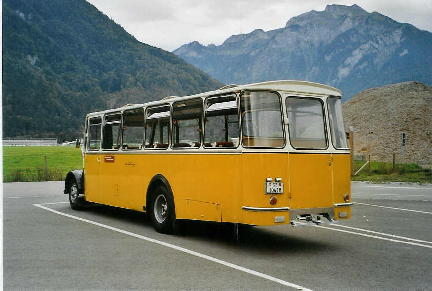 (089'604) - Oldie-Tours Zrisee, Wollerau - Nr. 2/SZ 10'418 - Saurer/R&J (ex Jaggi, Kippel Nr. 4) am 3. September 2006 in Interlaken, Mystery Park