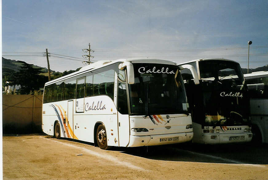 (090'023) - Calella, Calella - Nr. 79/8747 BZV - Volvo/Noge am 7. Oktober 2006 in Calella, Garage