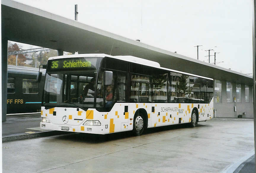 (090'614) - SB Schaffhausen - Nr. 13/SH 54'313 - Mercedes am 11. November 2006 beim Bahnhof Schaffhausen