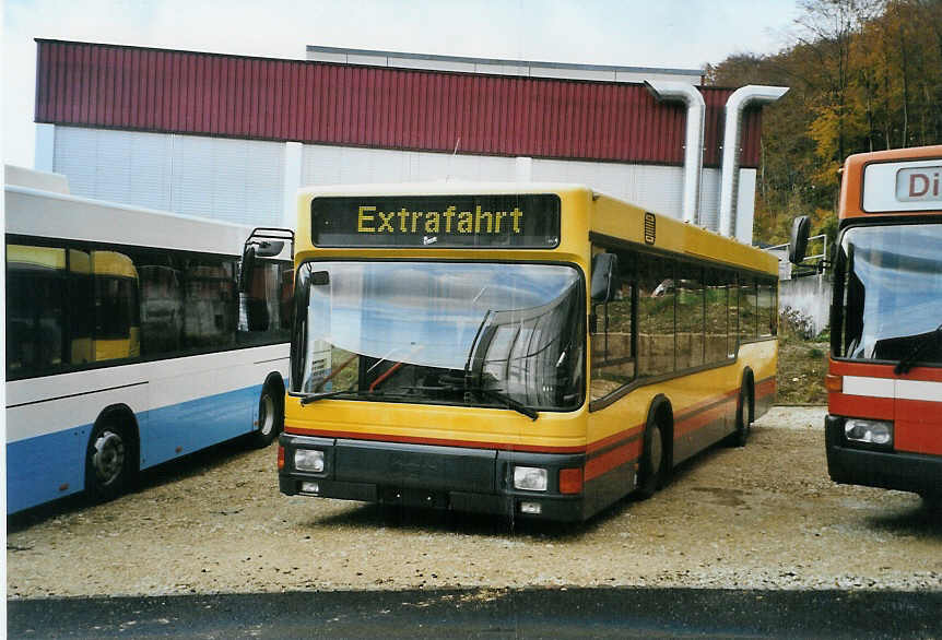 (090'633) - LVB Lenk - MAN/Lauber-MAN (ex AAGL Liestal Nr. 60) am 12. November 2006 in Safnern, BTR