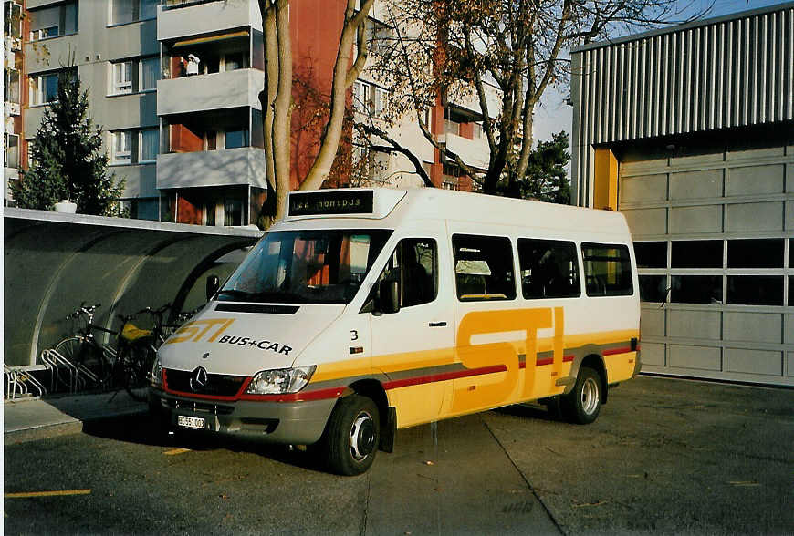 (090'900) - STI Thun - Nr. 3/BE 551'003 - Mercedes am 27. November 2006 in Thun, Garage