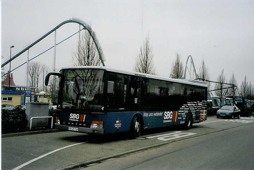 (091'119) - SBG Freiburg - FR-JS 716 - Setra am 26. Dezember 2006 in Rust, Europapark