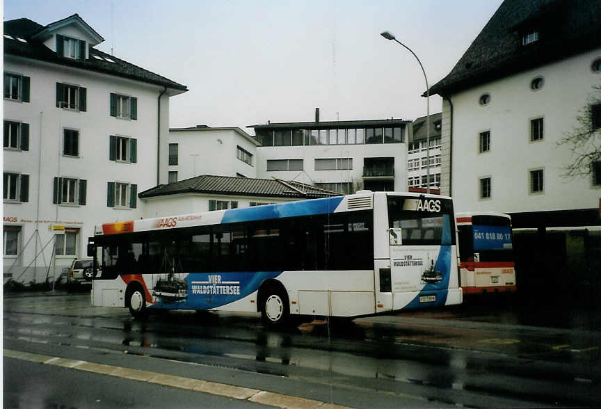 (091'328) - AAGS Schwyz - Nr. 42/SZ 5389 - MAN (ex Wegmller, Weggis) am 1. Januar 2007 in Schwyz, Postplatz