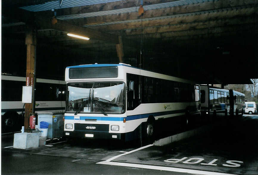 (091'401) - ZVB Zug - Nr. 102/ZG 54'612 - NAW/Hess (ex Nr. 92) am 1. Januar 2007 in Zug, Garage