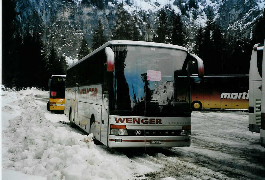 (091'520) - Wenger, Interlaken - Nr. 5/BE 246'787 - Setra am 7. Januar 2007 in Adelboden, Unter dem Birg