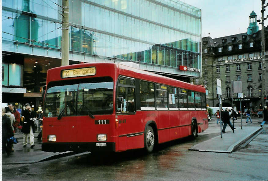 (091'912) - Bernmobil, Bern - Nr. 111/BE 500'111 - Volvo/R&J am 12. Februar 2007 beim Bahnhof Bern