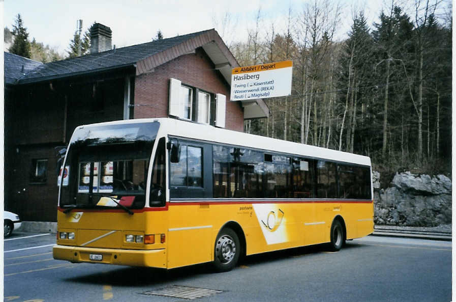 (094'002) - AVBB Schwanden - Nr. 2/BE 26'631 - Volvo/Berkhof am 13. April 2007 auf dem Brnigpass