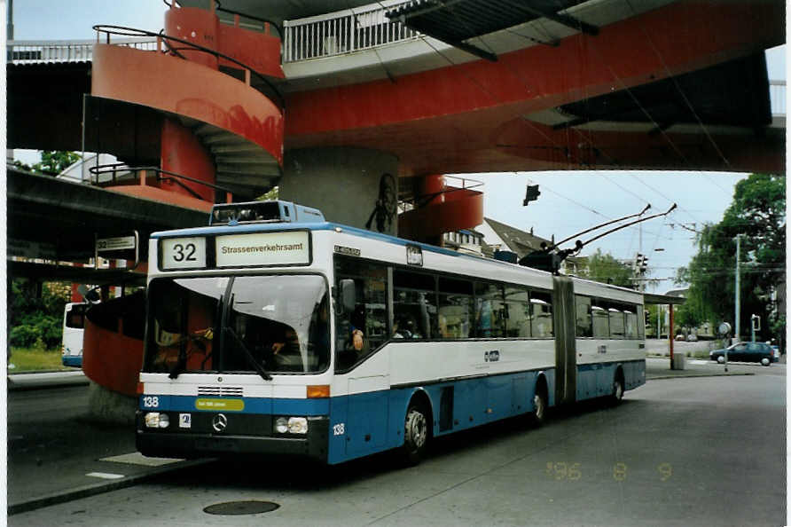 (094'703) - VBZ Zrich - Nr. 138 - Mercedes Gelenktrolleybus am 26. Mai 2007 in Zrich, Bucheggplatz