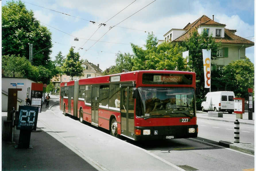 (095'402) - Bernmobil, Bern - Nr. 227/BE 513'227 - MAN am 8. Juni 2007 in Bmpliz, Post