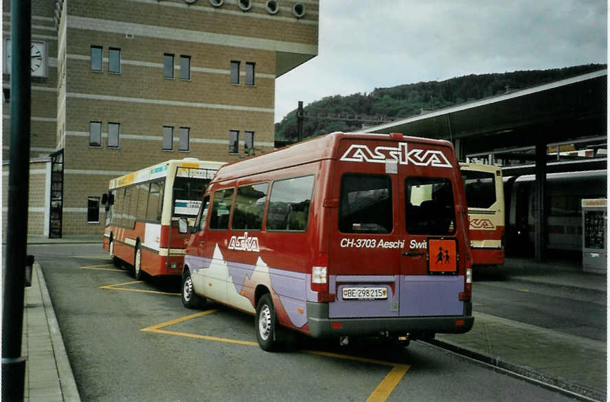 (095'805) - ASKA Aeschi - Nr. 15/BE 298'215 - Mercedes am 25. Juni 2007 beim Bahnhof Spiez