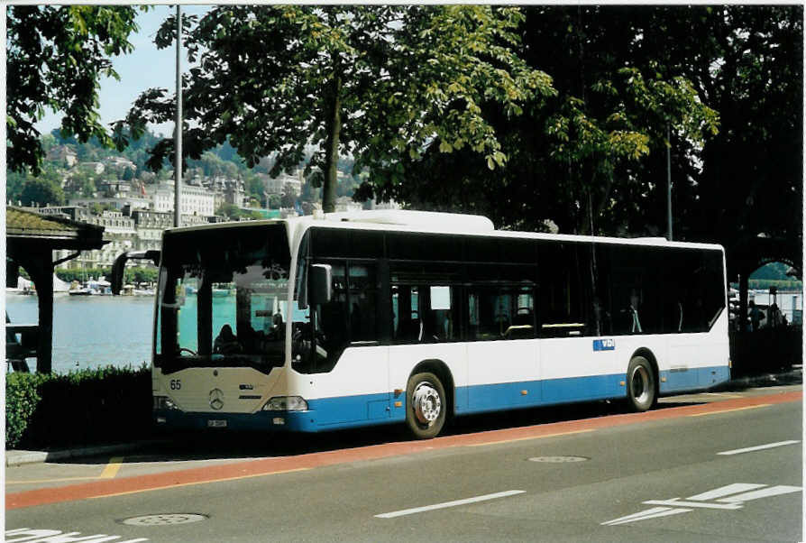 (096'718) - VBL Luzern - Nr. 65/LU 15'691 - Mercedes am 23. Juli 2007 beim Bahnhof Luzern