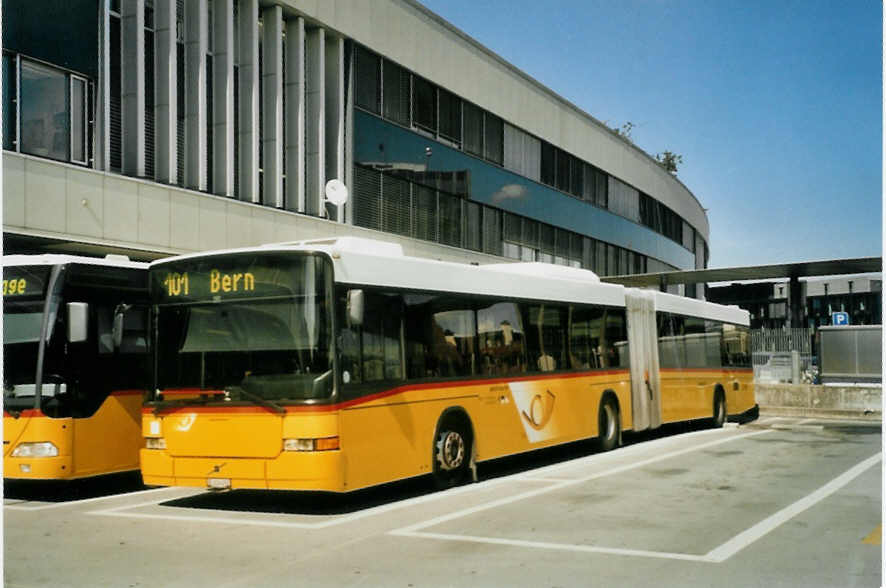 (097'603) - PostAuto Bern-Freiburg-Solothurn - Nr. 614/BE 614'092 - Volvo/Hess (ex P 27'734) am 24. August 2007 in Bern, Postautostation