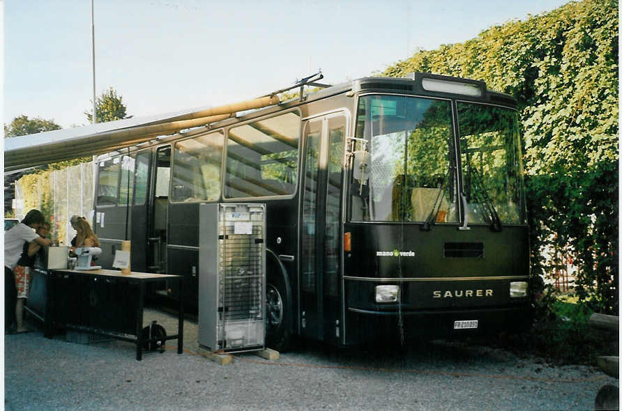 (097'633) - Oesch, Ueberstorf - FR 210'031 - Saurer/R&J (ex Trachsel, Hasle-Regsau Nr. 2; ex Schmocker, Beatenberg Nr. 2) am 25. August 2007 in Thun-Lerchenfeld, Quartiertreff