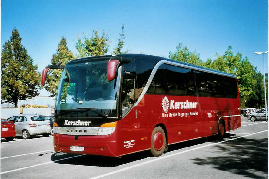 (098'519) - Aus Oesterreich: Kerschner, Mank - ME 887 CE - Setra am 13. September 2007 in Thun, Seestrasse