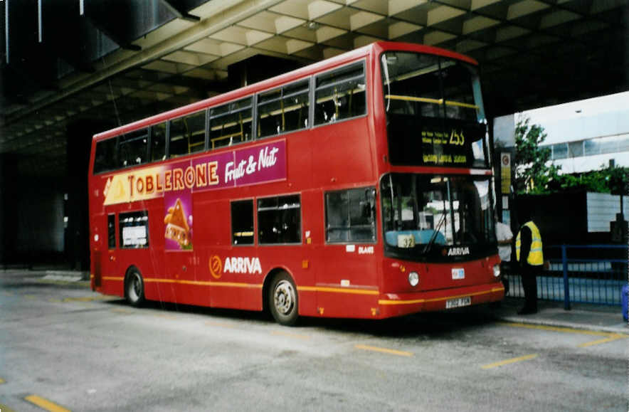 (099'004) - ARRIVA - Nr. DLA 102/Y 302 FGN - DAF am 25. September 2007 in London, Euston