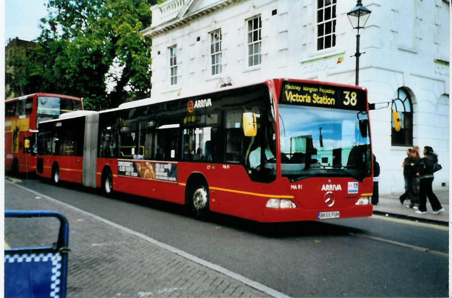 (099'126) - ARRIVA - Nr. MA 91/BX55 FUH - Mercedes am 25. September 2007 in London, Hackney