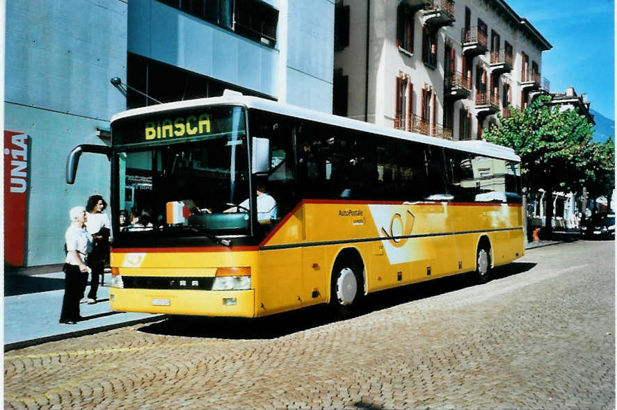 (099'709) - AutoPostale Ticino - TI 215'309 - Setra (ex P 25'612) am 3. Oktober 2007 beim Bahnhof Bellinzona