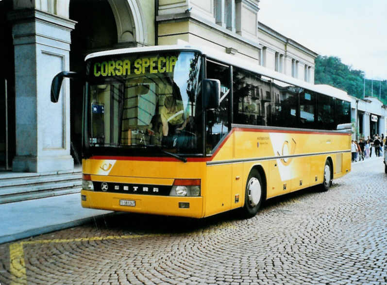 (099'809) - Marchetti, Airolo - Nr. 6/TI 183'247 - Setra am 3. Oktober 2007 beim Bahnhof Bellinzona