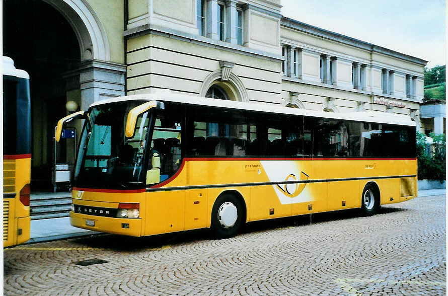 (099'836) - PostAuto Graubnden - GR 159'231 - Setra (ex P 26'033) am 4. Oktober 2007 beim Bahnhof Bellinzona