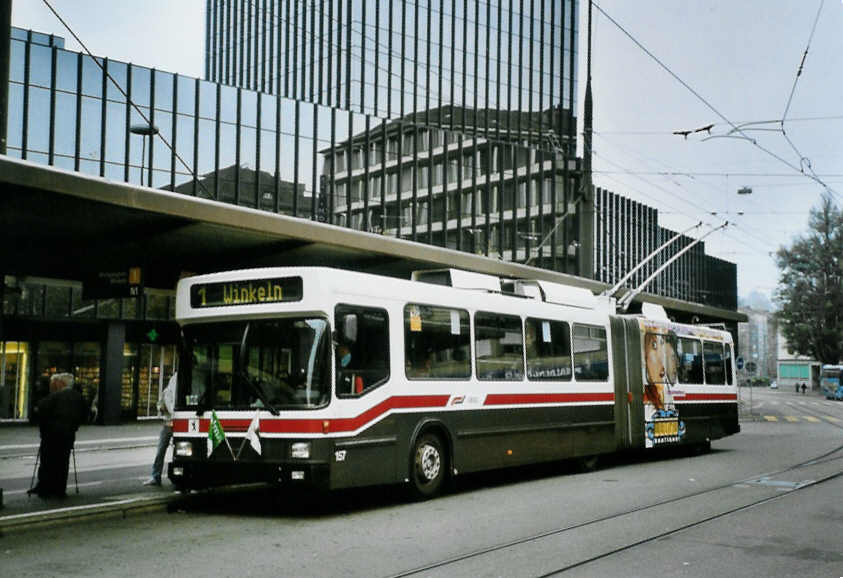 (100'324) - VBSG St. Gallen - Nr. 157 - NAW/Hess Gelenktrolleybus am 14. Oktober 2007 beim Bahnhof St. Gallen