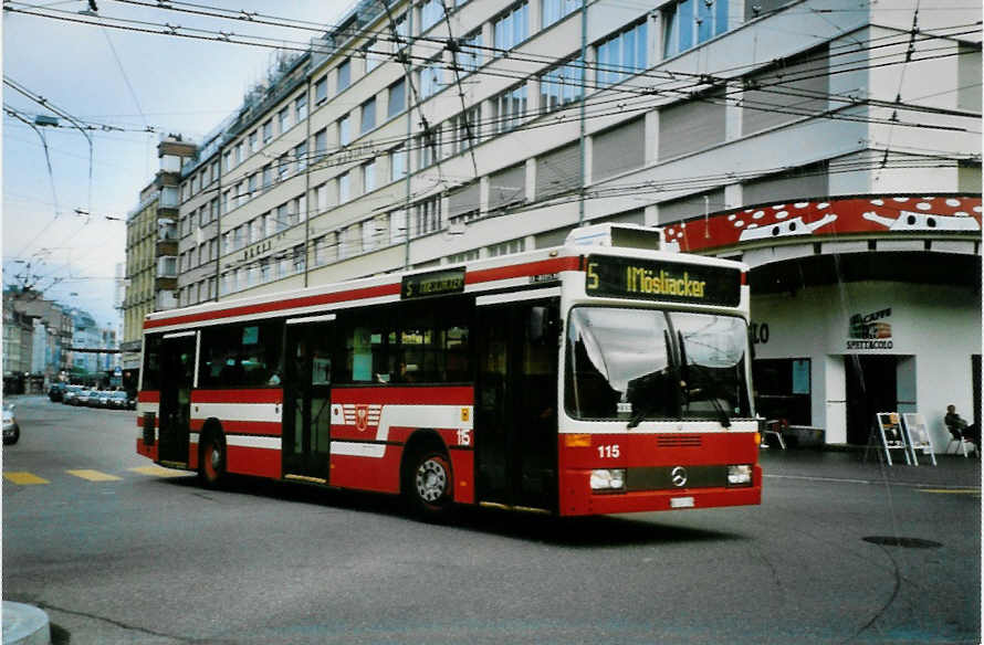 (101'203) - VB Biel - Nr. 115/BE 510'115 - Mercedes am 18. November 2007 beim Bahnhof Biel