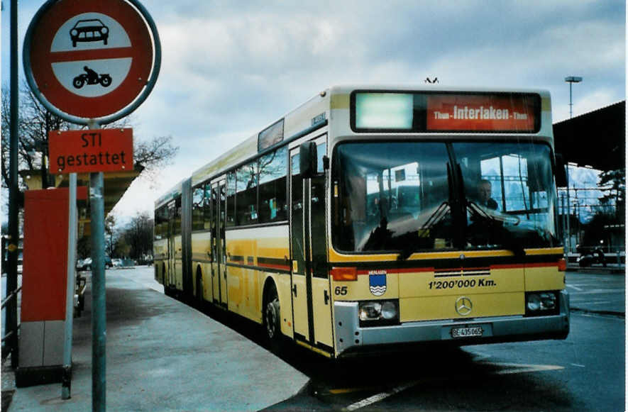 (101'620) - STI Thun - Nr. 65/BE 435'065 - Mercedes am 8. Dezember 2007 beim Bahnhof Thun (prov. Haltestelle)