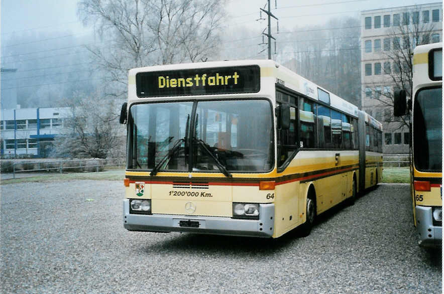 (102'228) - STI Thun - Nr. 64 - Mercedes am 23. Dezember 2007 in Kloten, EvoBus