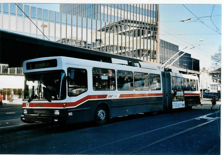 (102'517) - VBSG St. Gallen - Nr. 163 - NAW/Hess Gelenktrolleybus am 29. Dezember 2007 beim Bahnhof St. Gallen