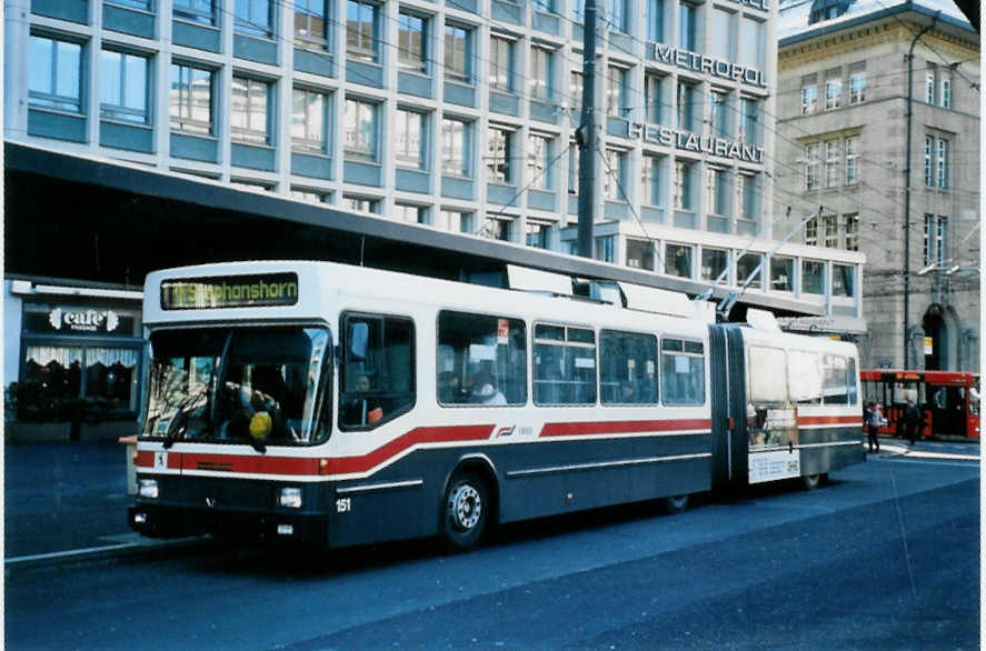 (102'602) - VBSG St. Gallen - Nr. 151 - NAW/Hess Gelenktrolleybus am 29. Dezember 2007 beim Bahnhof St. Gallen