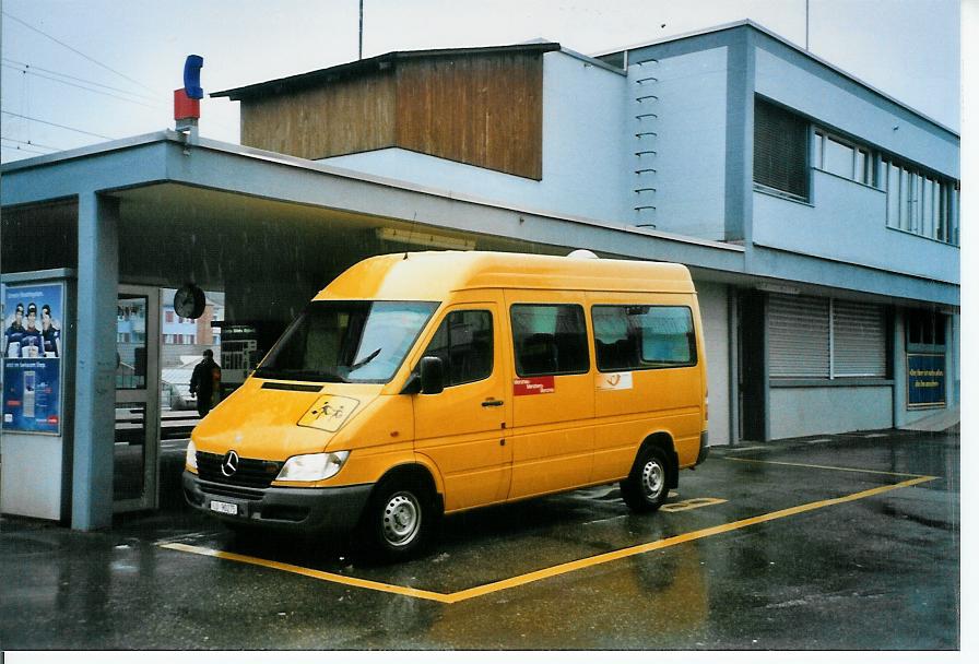 (103'518) - Bossert, Menzberg - LU 90'275 - Mercedes am 12. Januar 2008 beim Bahnhof Menznau