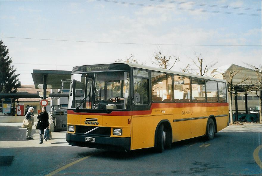 (104'202) - Lengacher, Mnsingen - Nr. 4/BE 26'963 - Volvo/Hess (ex Steiner, Messen) am 12. Februar 2008 beim Bahnhof Wichtrach