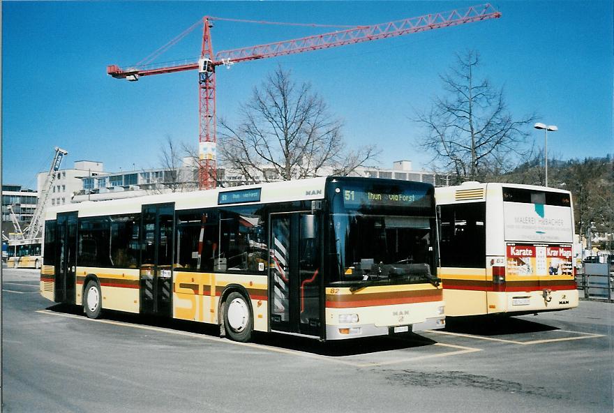 (104'909) - STI Thun - Nr. 82/BE 543'382 - MAN am 6. Mrz 2008 beim Bahnhof Thun (prov. Haltestelle)