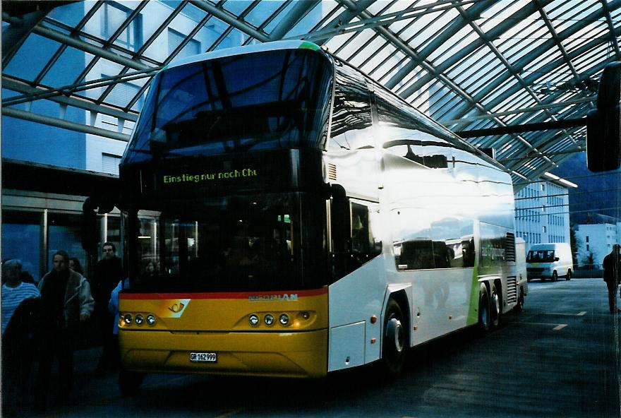 (105'027) - PostAuto Graubnden - GR 162'999 - Neoplan am 9. Mrz 2008 in Chur, Postautostation