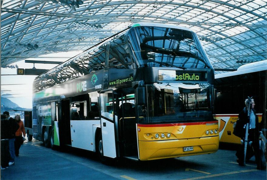 (105'028) - PostAuto Graubnden - GR 162'999 - Neoplan am 9. Mrz 2008 in Chur, Postautostation