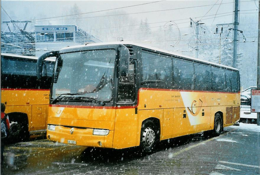 (105'536) - TMR Martigny - VS 1253 - Renault am 21. Mrz 2008 beim Bahnhof Le Chble